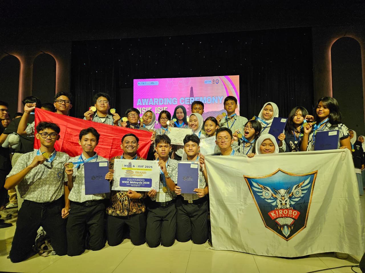 Siswa SMAN 2 Tangsel berhasil menyabet juara di ajang Sains Internasional