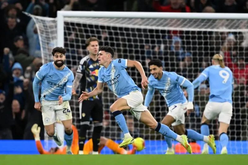 Selebrasi skuad Man City usai menang Leeds United 3-2. Foto : Ist