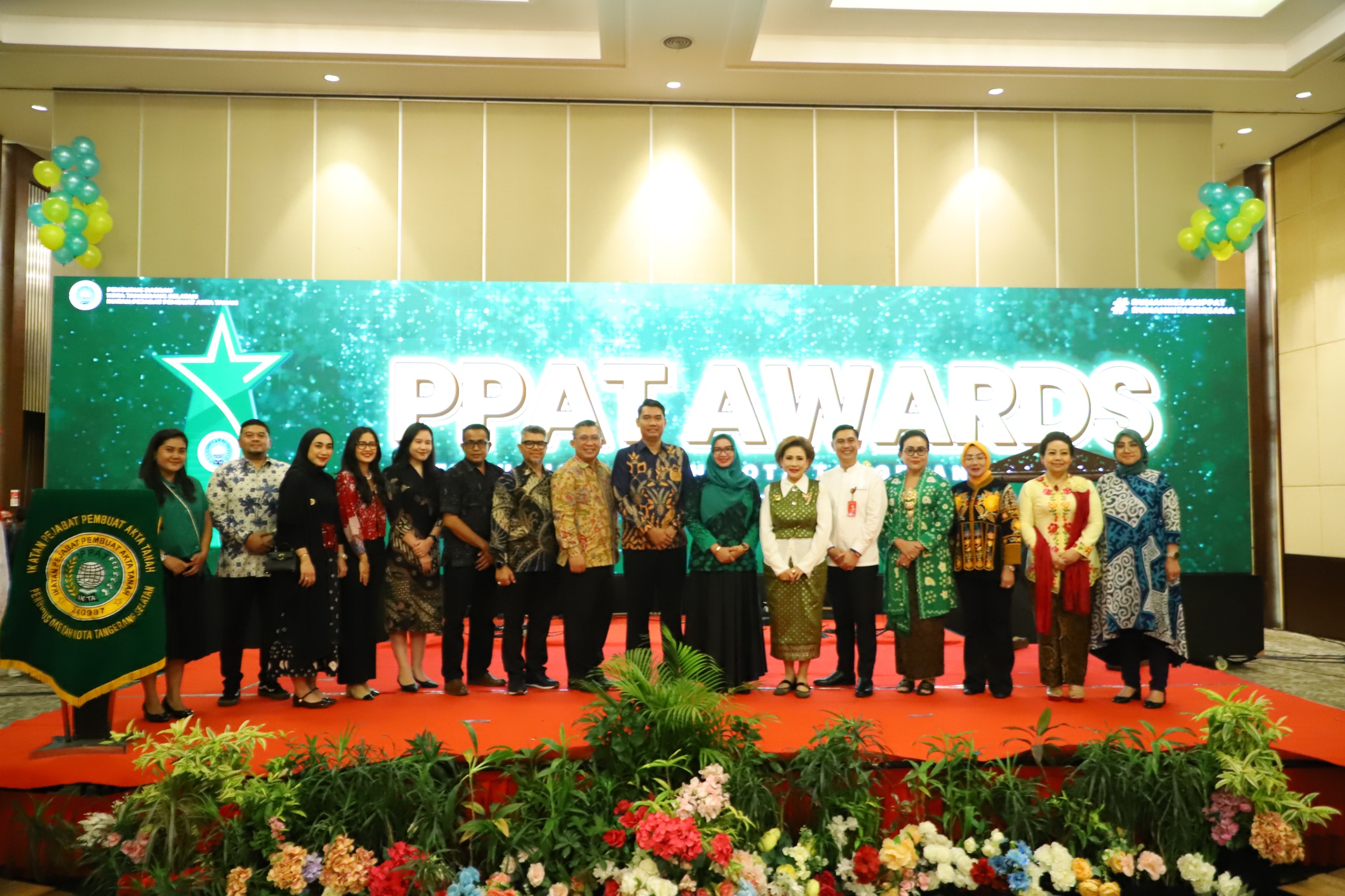 Kantor Pertanahan (Kantah) Kota Tangerang Selatan (Tangsel) menghadiri sekaligus menjadi juri dalam ajang “PPAT Awards 2025” yang digelar di Serpong, Jumat (31/10).