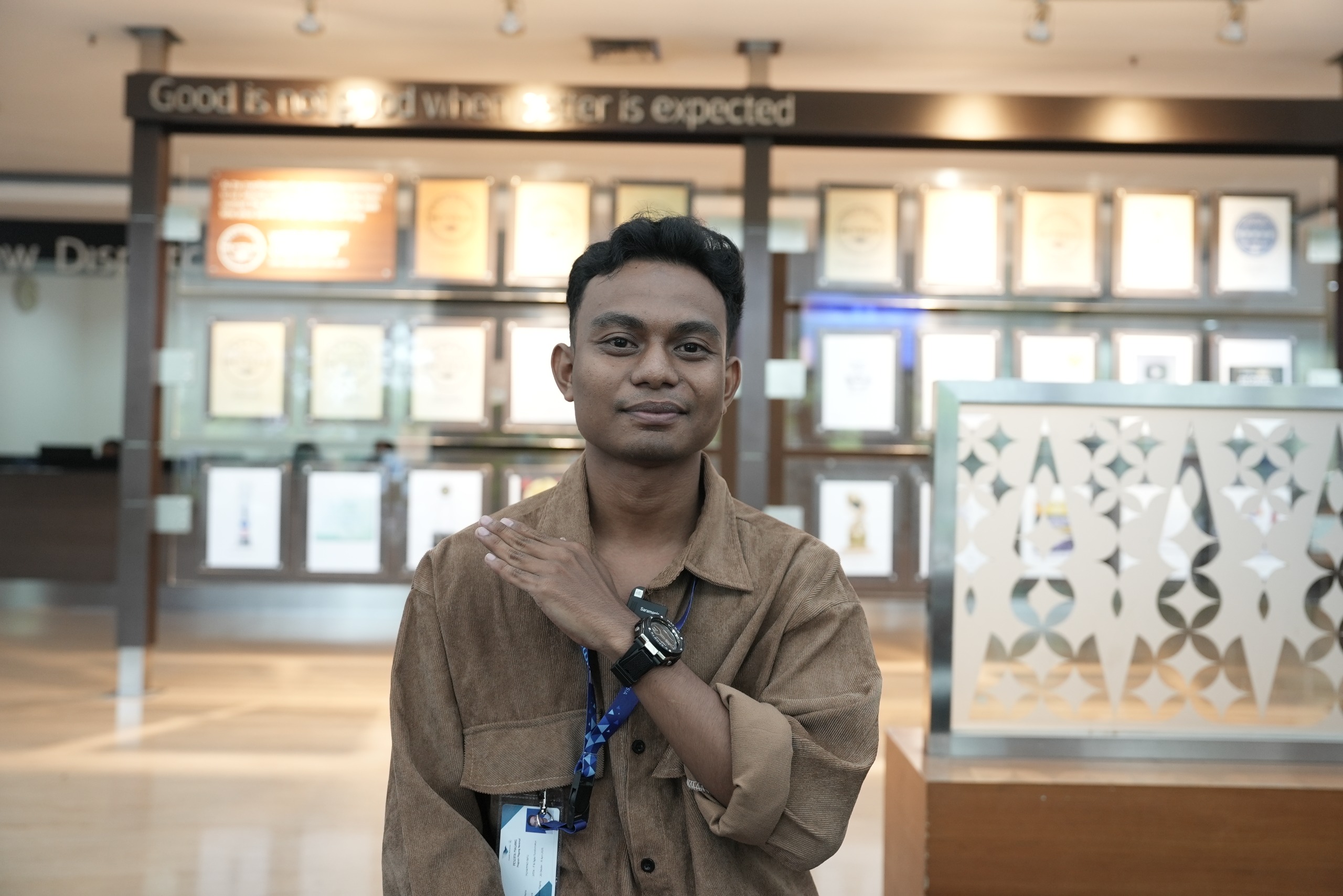 Muhammad Rafli pemuda asal Lhokseumawe, Aceh, yang kini magang di PT Garuda Indonesia (Persero) Tbk. Foto : Tim Media Presiden