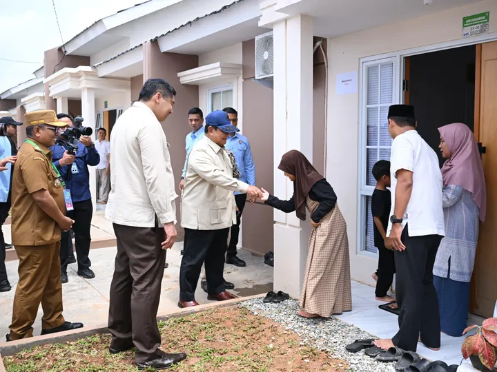 Presiden Prabowo saat meninjau Perumahan Pondok Banten Indah, Serang, Banten. Foto : Ist