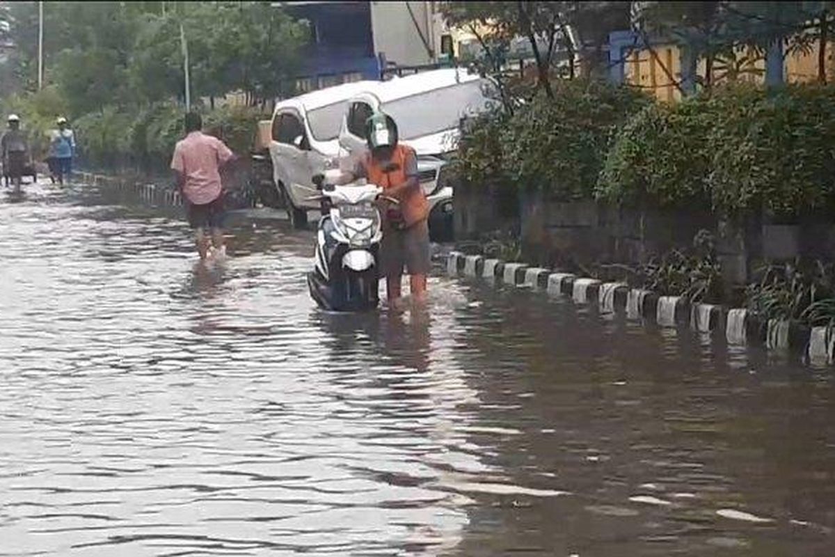Banjir rob di Muara Angke. Foto : Ist