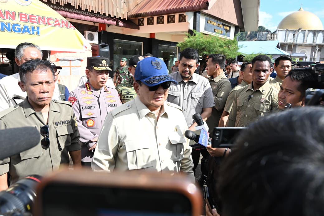 Presiden Prabowo konferensi pers sebelum bertolak ke Medan. Foto : Tim Media Presiden