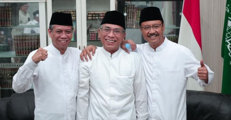 Gus Ipul, Gus Yahya, dan Amin Said Husni di rumah Rais Aam PBNU. Foto: Ist.