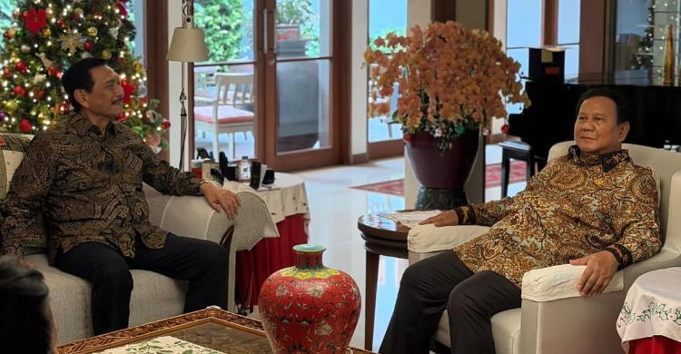 Presiden Prabowo saat berkunjung ke rumah Ketua Dewan Ekonomi Nasional (DEN) Luhut Binsar Pandjaitan. Foto : Ist