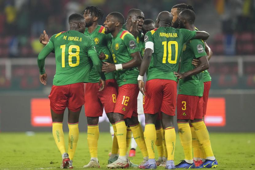 Selebrasi skuad Kamerun usai menang 1-0 dari Gabon. Foto : Ist