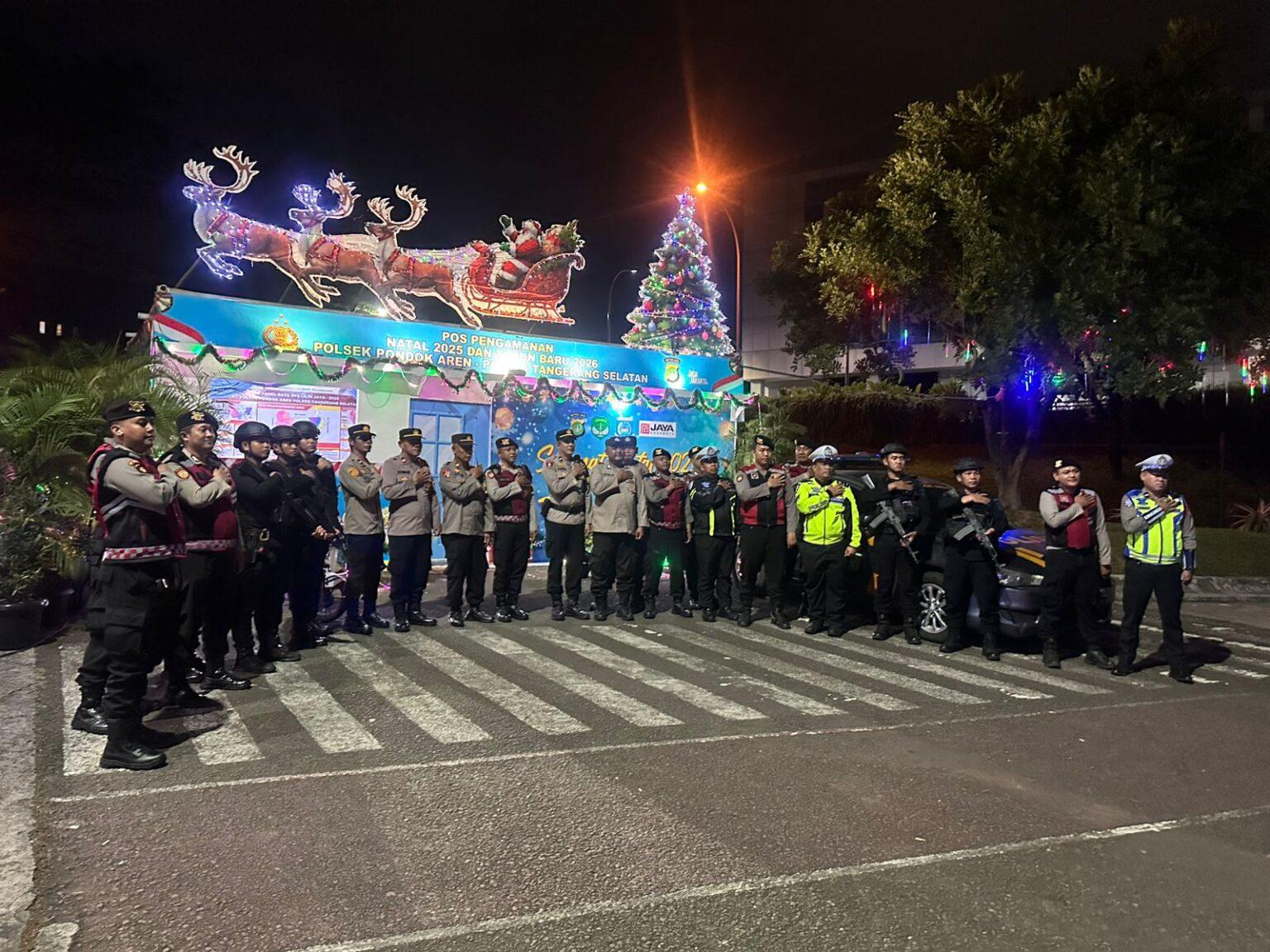 CEK POS PAM - Dalam rangka memastikan kelancaran dan keamanan perayaan Natal 2025 dan Tahun Baru 2026, Polsek Pondok Aren melaksanakan pengamanan di Pos Pengamanan (Pos Pam) Nataru BCA yang berlokasi di Jalan Boulevard Bintaro Sektor 7, Kelurahan Pondok Jaya, Kecamatan Pondok Aren.