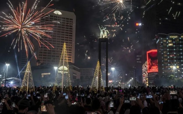 Malam Tahun Baru 2025 di Bundaran HI. Foto : Ist