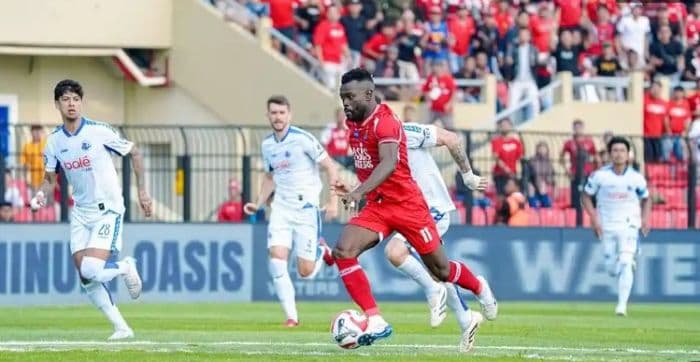 Laga tusn rumah Persijap (kaos merah) dan tanu PSIM berakhir 1-1. Foto : Ist