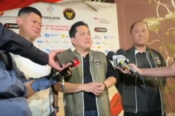 Menpora Erick Thohir (tengah) saat konferensi pers disela-sela kegiatan SEA Games 2025. Foto : Ist