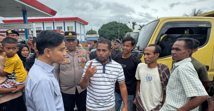 Wapres Gibran saat meninjau SPBU Raklunung, Gayo Lues, Aceh. Foto : Ist