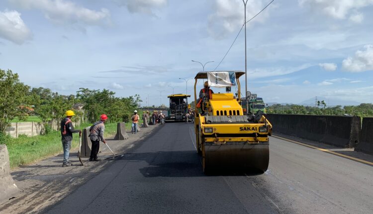 Perbaikan Tol Tangerang-Merak terus dikebut demi kelancaran pengguna jalan. Foto : Ist