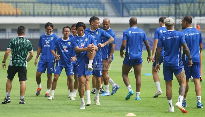 Sesi latihan Persib Bandung. Foto ; Istv