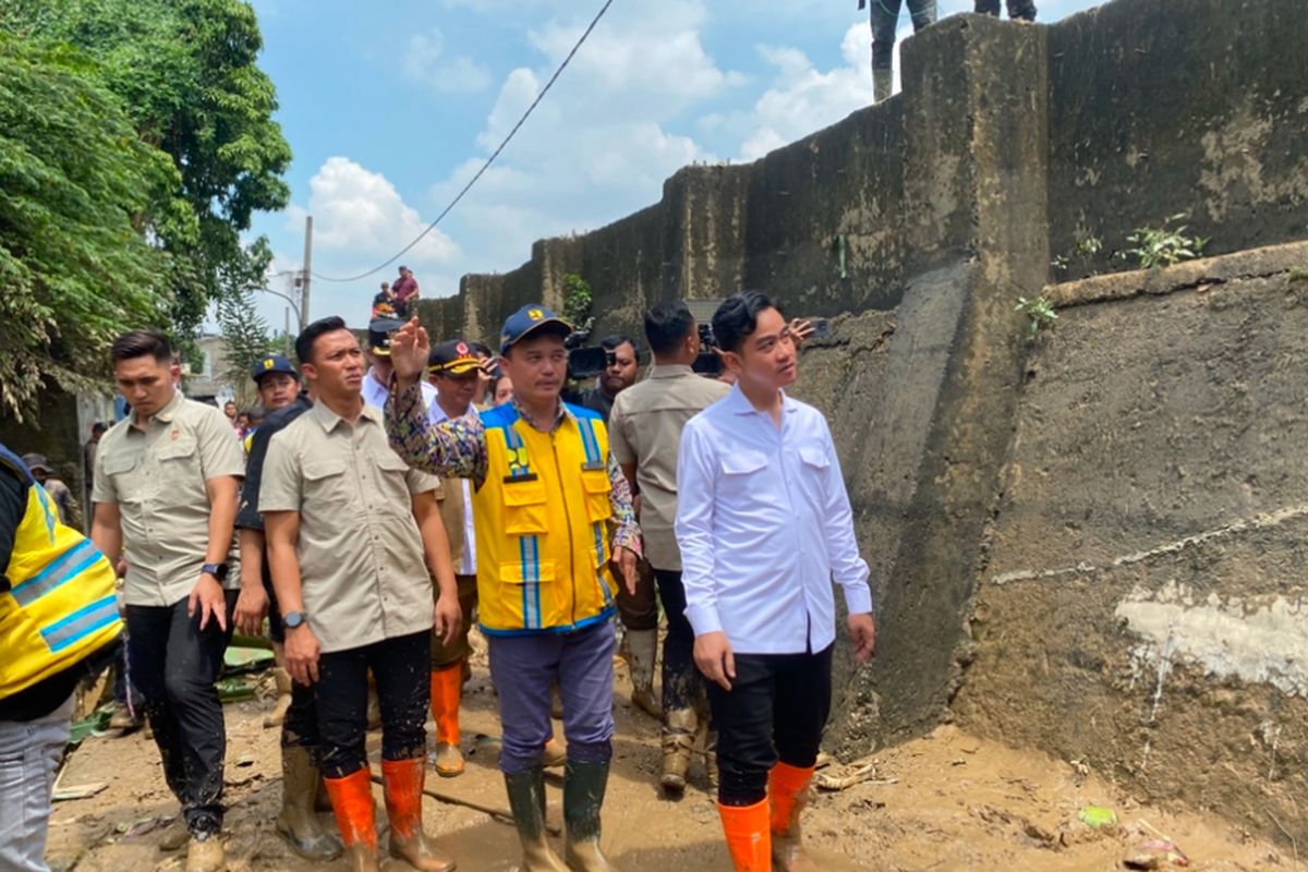 Wapres Gibran saat sidak banjir di Bekasi. Foto : Ist