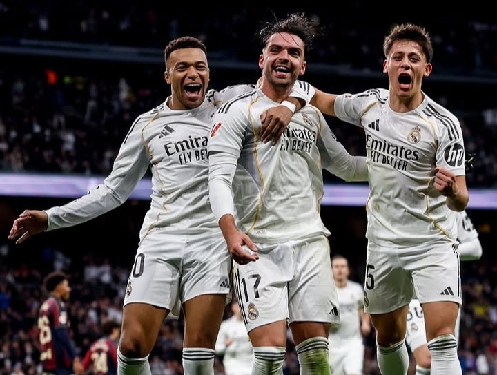 Selebrasi Mbappe cs usai Madrid menang 2-0 dari Lavante. Foto : Ist