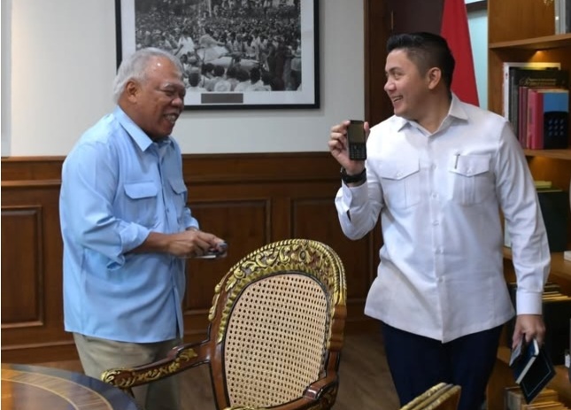 Kepala Otorita Ibu Kota Nusantara (IKN) Basuki Hadimuljono bersama Seskab Teddy Indra Wijaya. Foto : Ist