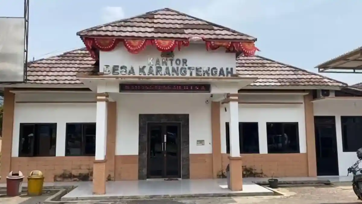 Kantor Desa Karang Tengah, Sukabumi. Foto : Ist