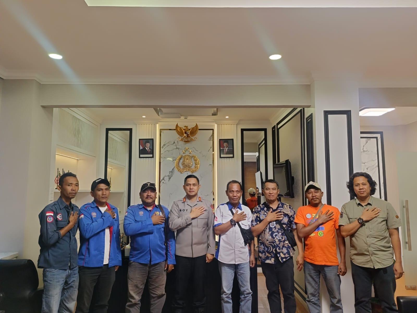 SILAHTURAHMI. Polres Tangsel terima kunjungan dari para serikat buruh. Kunjungan itu sebagai bentuk silaturahmi.