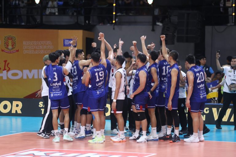 Selebrasi Bor Arnes dan skuad Lavani usai kalahkan Bhayangkara 3-1. Foto : Ist