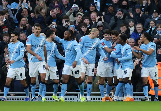 Selebrasi Man City usai cukur 10-1 Exeter City. Foto : Ist