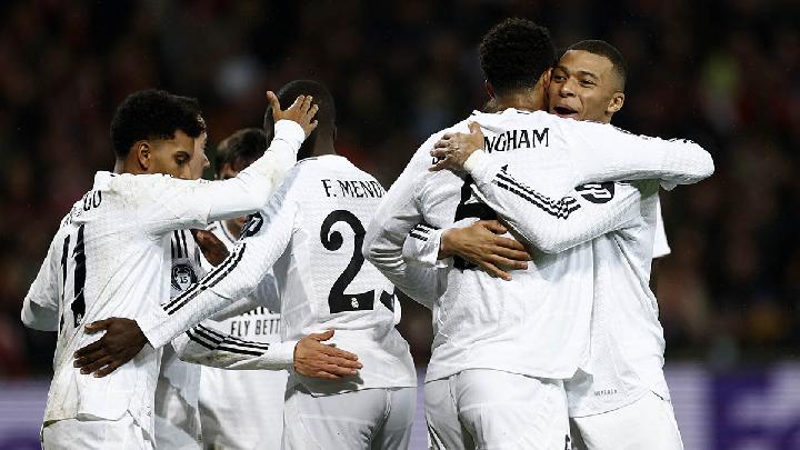Selebrasi skuad Madrid usai pesta gol ke gawang AS Monaco 6-1. Foto : Ist