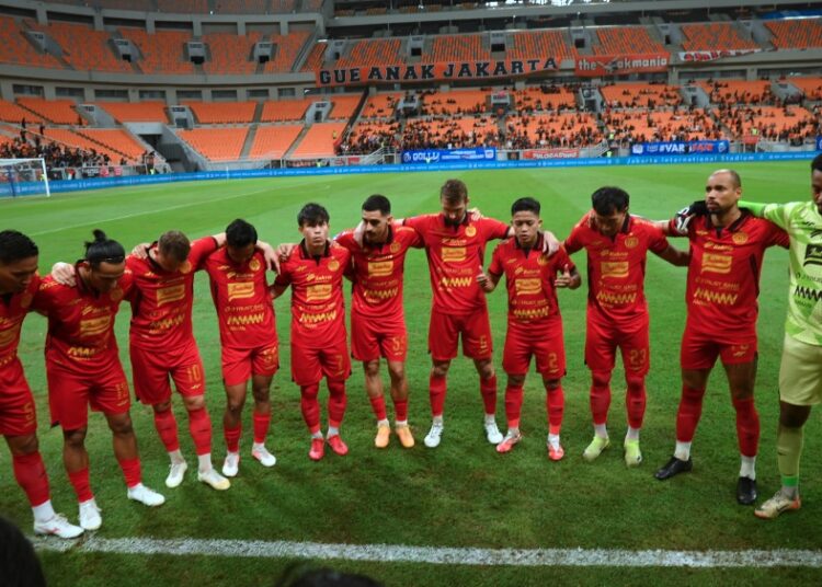 Skuad Persija siap hadapi skuad Persib. Foto : Ist