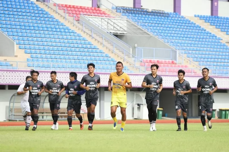 Sesi latihan skuad Persita. Foto : Ist