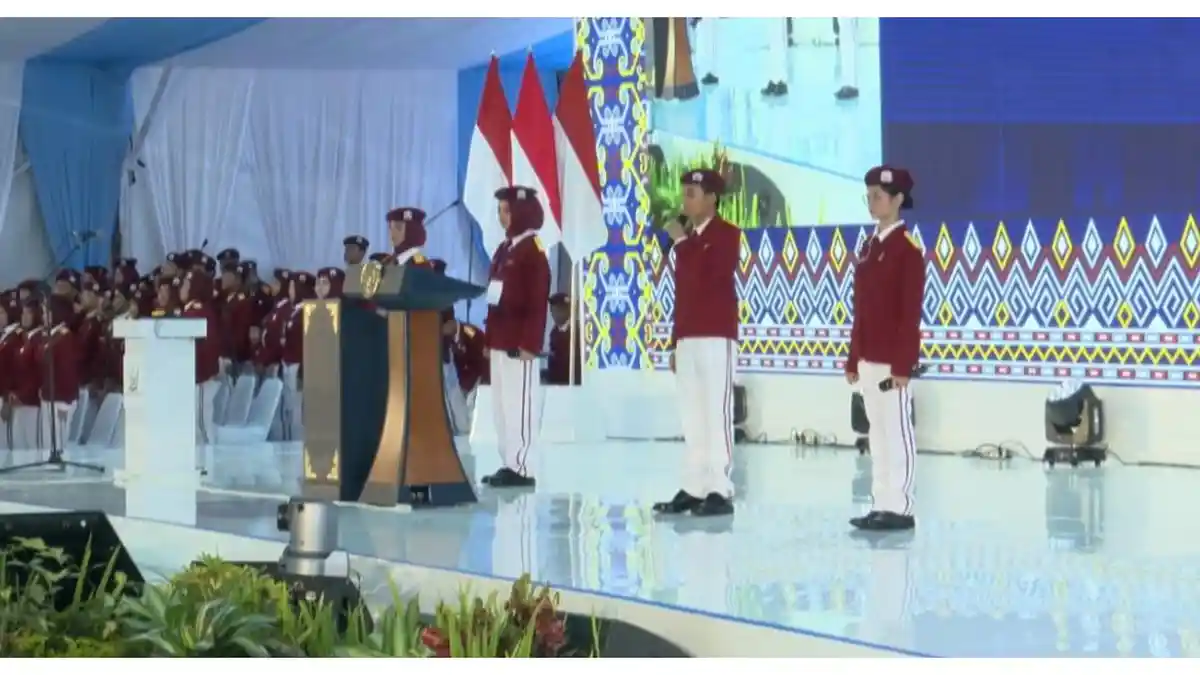 Empat siswa orasi dengan bahasa asing saat peresmian Sekolah Rakyat oleh Presiden Prabowo di Kalimantan Selatan, Senin (12/1/26). Foto : Ist