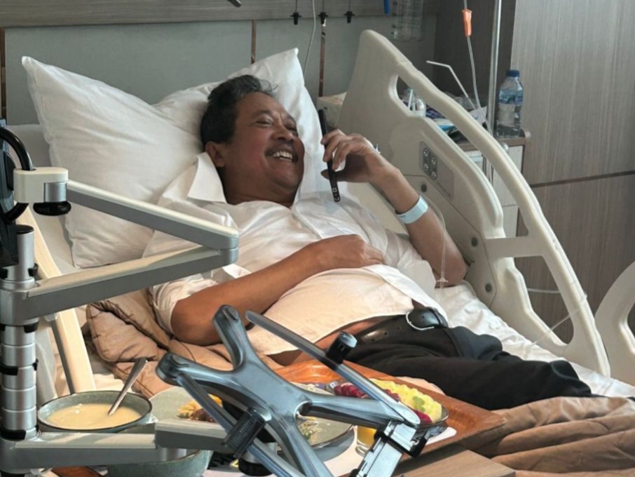 Menteri KKP Sakti Wahyu Trenggono saat menerima telepon dari Presiden Prabowo. Foto : IG