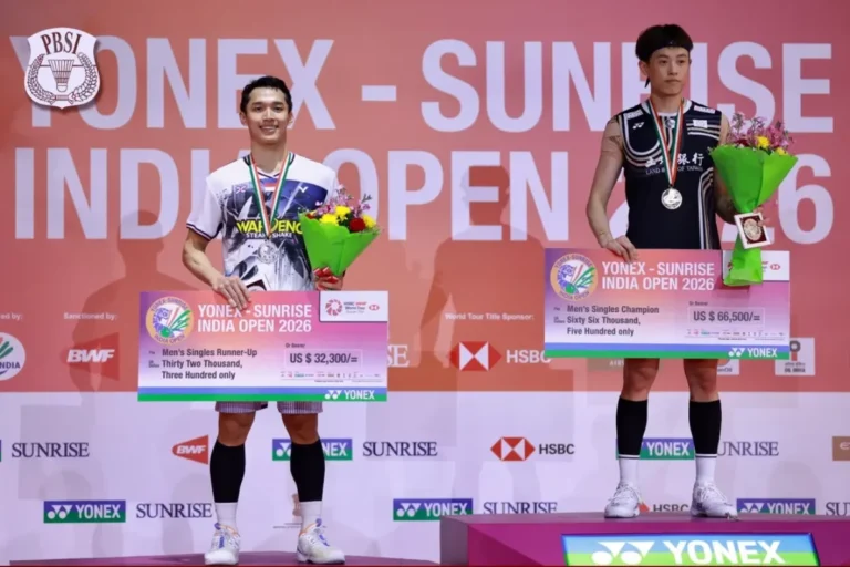 Jojo (kiri) harus mengakui keunggulan wakil Taiwan Lin Chun Y (kanan) yang merebut Juara India Open 2026. Foto : Ist