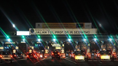 Gerbang tol Prof. DR. IR. Sedyatmo. Foto ; Ist