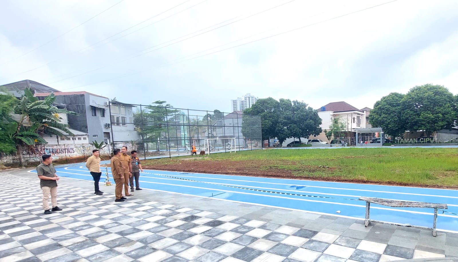 TAMAN. Tampak wajah baru Taman Ciputat Timur. (tangselpos.id/rmn)