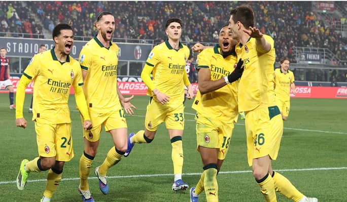 Selebrasi skuad AC Milan usai mengalahkan Bologna 3-0. Foto : Ist