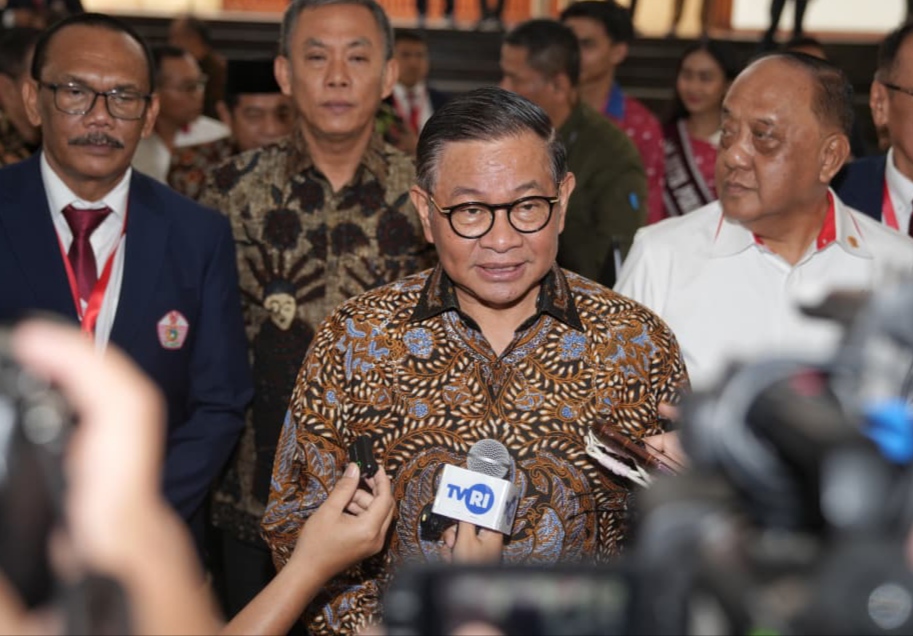 Gubernur Pramono Anung saat konferensi pers. Foto : Ist