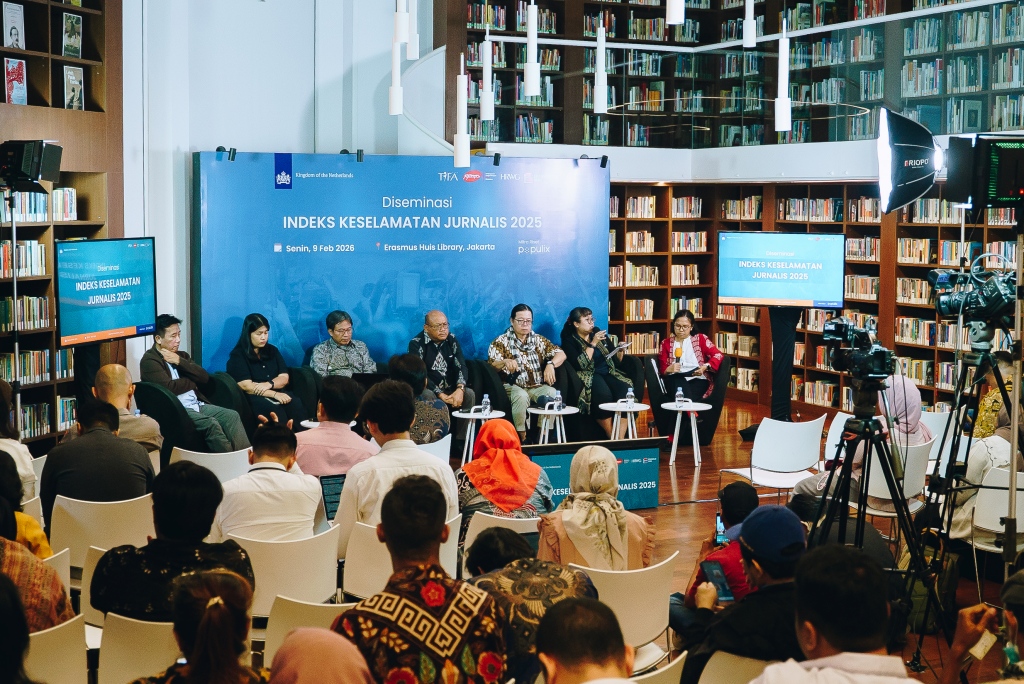 Diskusi panel IKJ 2025 yang diselenggarakan oleh Yayasan Tifa bersama Konsorsium Jurnalisme Aman dan Populix, di Erasmus Huis, Jakarta, Senin (9/2/2026).(Istimewa)