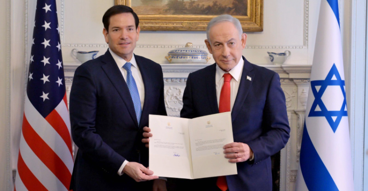 PM Israel Benjamin Netanyahu bersama Menlu AS Marco Rubio di Gedung Putih, Rabu (11/2/2026), usai penandatangan kesepakatan bergabung ke Board of Peace besutan Presiden AS Donald Trump. Foto : Ist