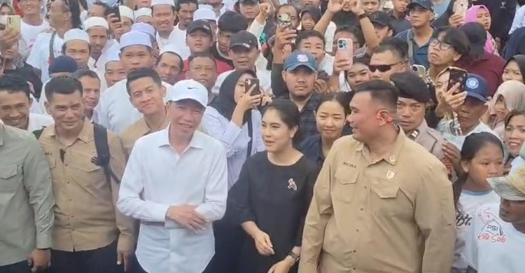 Jokowi saat hadir pada acara kiran budaya PSI di Tegal. Foto : Ist