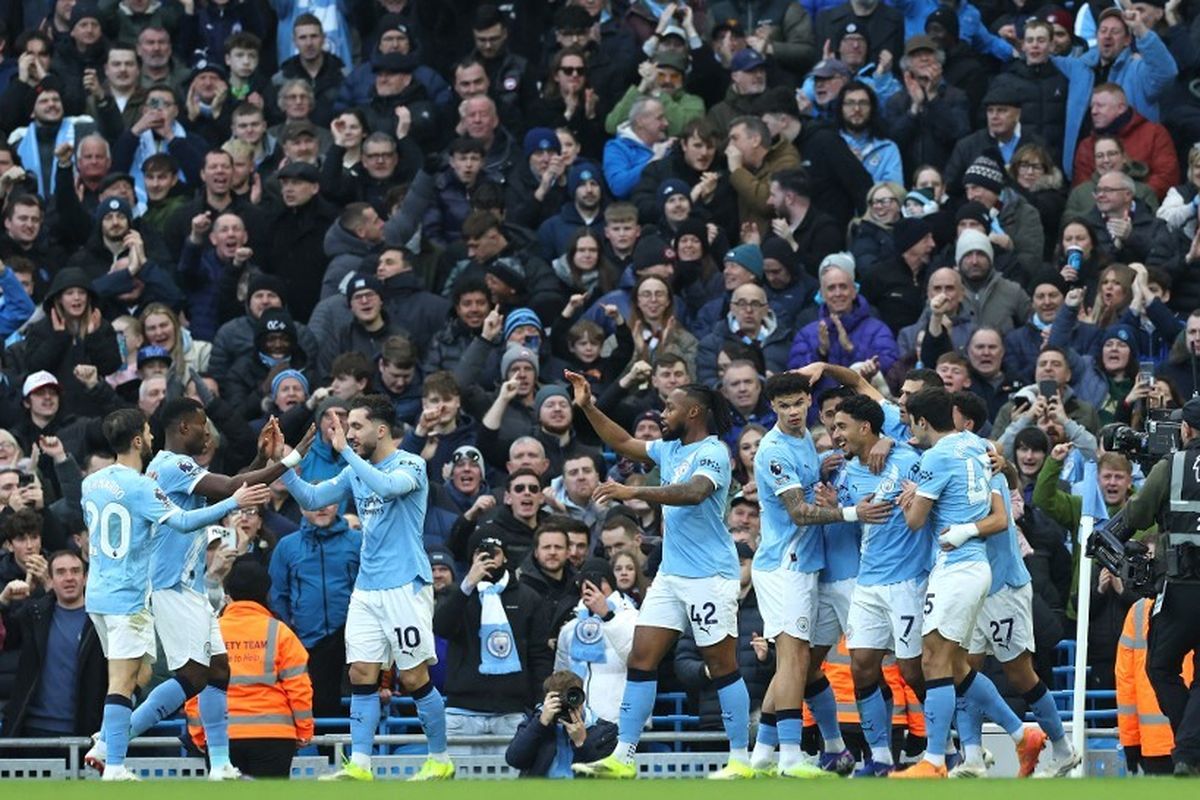 Selebrasi skuan Man City usai menang 2-0 dari Salford City. Foto : Ist