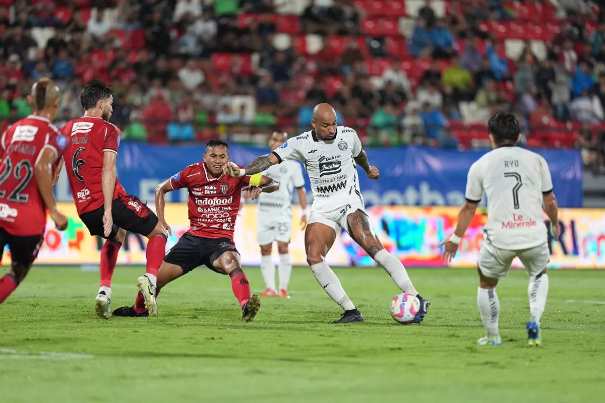 Laga Persija vs tuan rumah Bali United. Foto : Ist