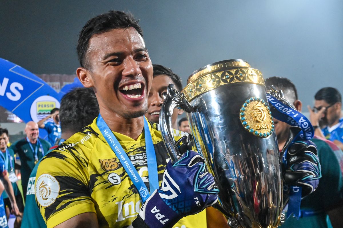 Penjaga gawang andalan Persib Teja Paku Alam. Foto : Ist