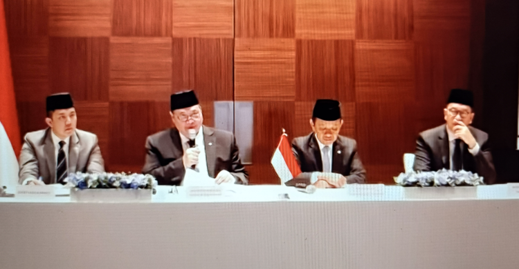 Menko Perekonomian Erlangga Hartarto (no 2 dari kiri) saat konferensi pers. Foto : Ist