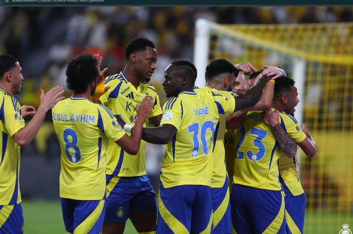 Selebrasi skuad Al Nassr usai pesta gol ke gawang Al Khaleej. Foto : Ist