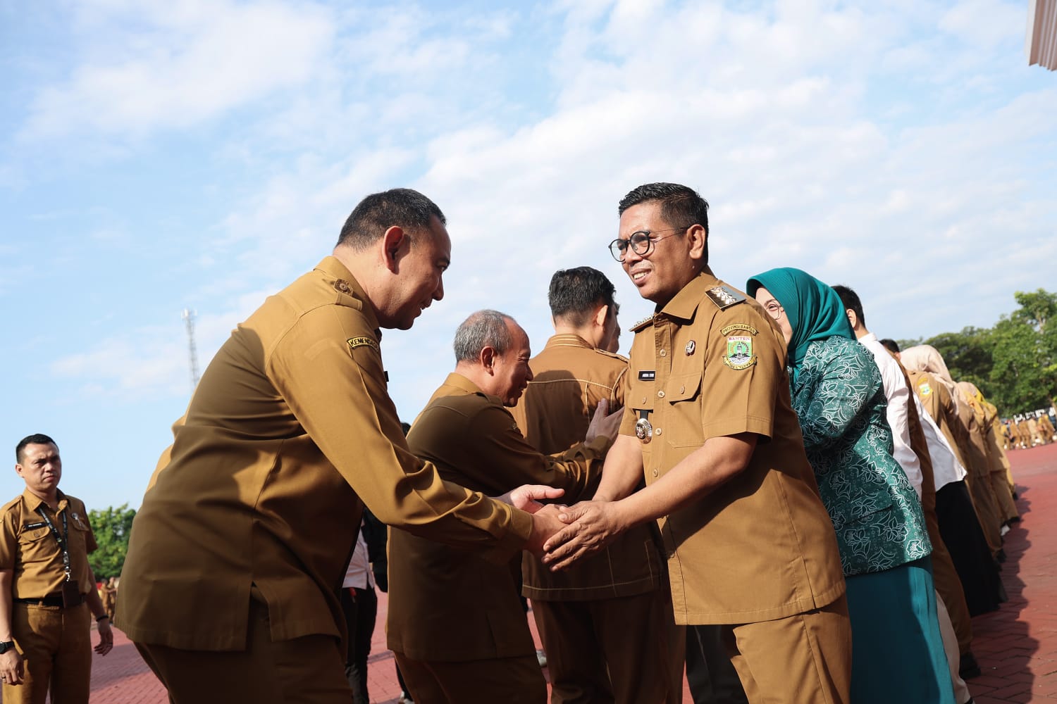 Gubernur Banten Andra Soni saat acara halalbihalal di lingkungan Pemprov Banten. Foto : Humas Pemprov