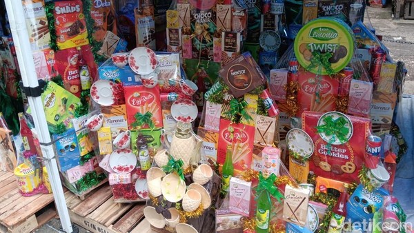 Pedagang Parcel di Cikini. Foto : Ist