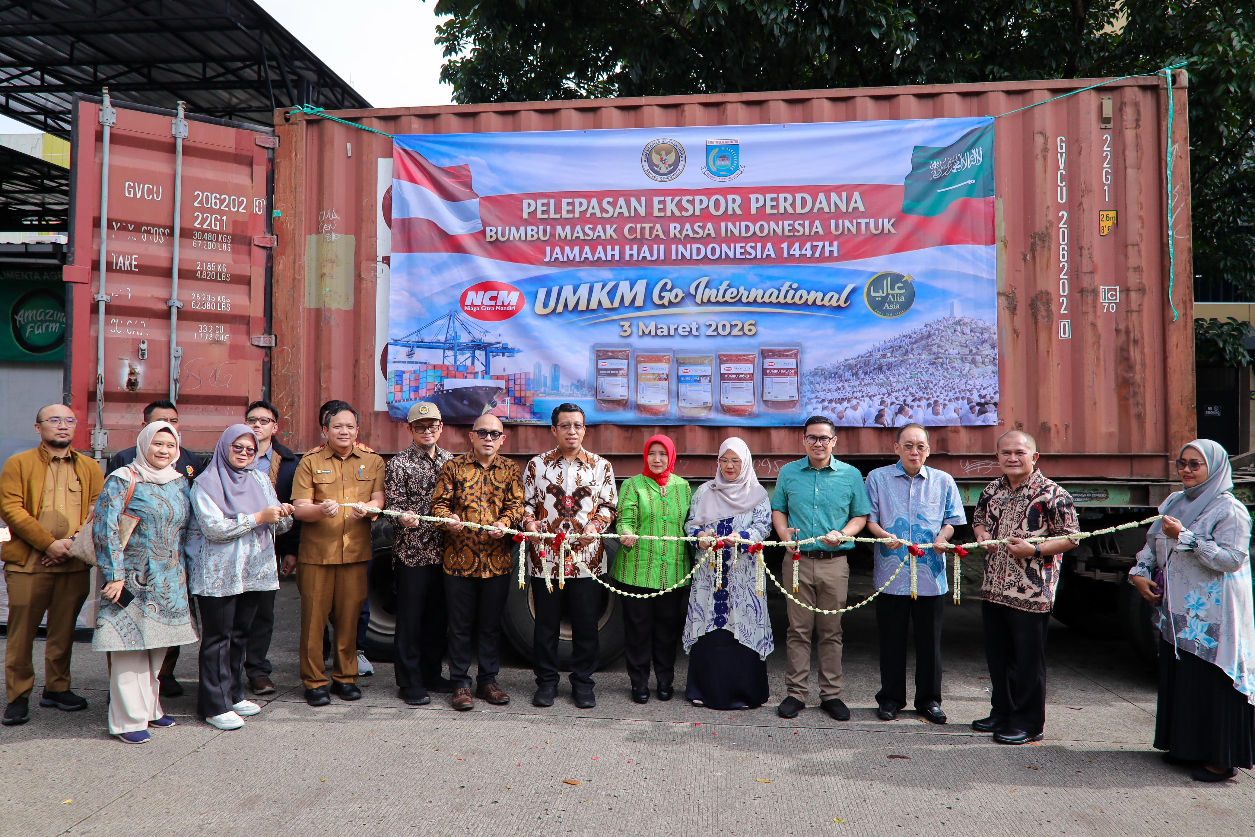 Sebanyak 76 ton bumbu pasta produksi PT Niaga Citra Mandiri resmi dilepas untuk diekspor ke Arab Saudi, Jumat (3/3). (tangselpos.id/rmn)