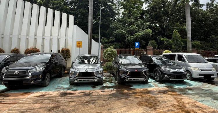 Mobil sitaan terkait dugaan kasus suap impor d8 bea cukai. Foto : Ist