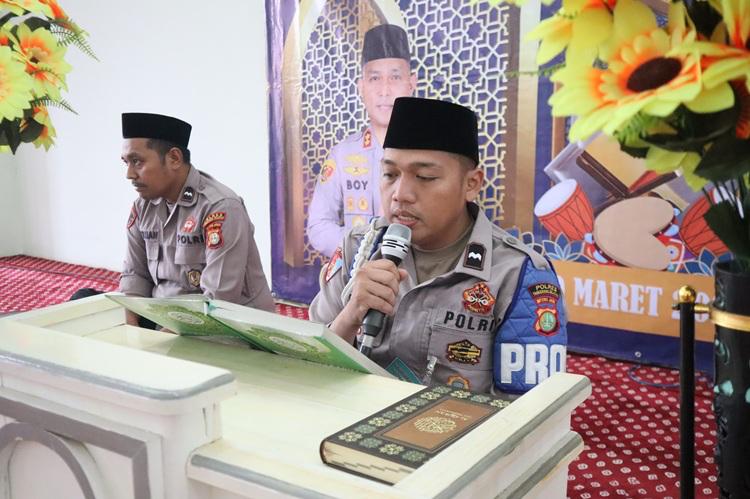 Polres Tangerang Selatan (Tangsel) untuk pertama kalinya menggelar lomba Musabaqah Tilawatil Quran (MTQ) dan Festival Hadroh.