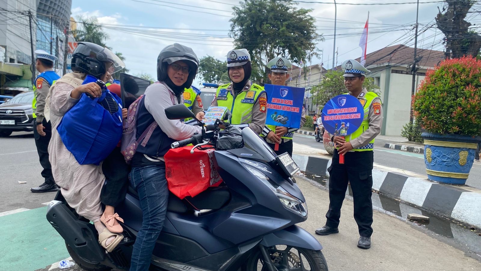 Satlantas Polres Metro Tangerang Kota melakukan Operasi Ketupat Jaya 2026.