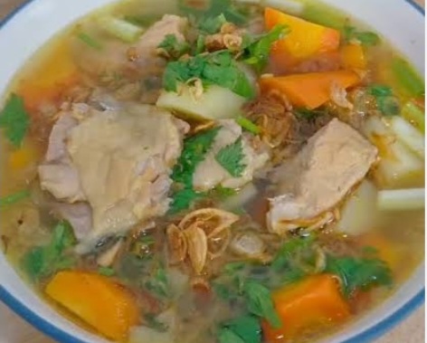 Sup ayam cocok untuk buka puasa bagi penderita asam labung. Foto : Ist