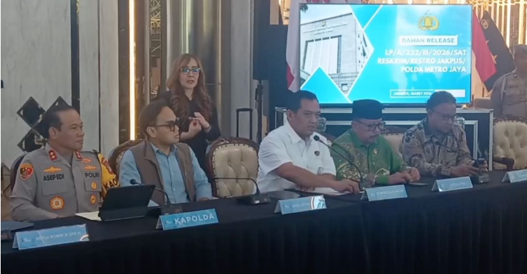 Direktur Reserse Kriminal Umum Polda Metro Jaya Kombes Pol. Iman Imanuddin saat melakukan konferensi pers. Foto : Ist